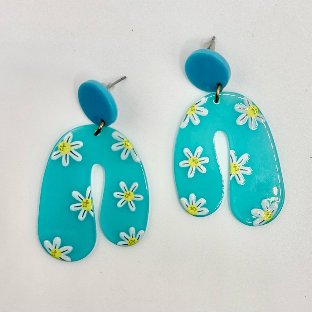 Turquoise Floral Resin Dangle Earrings Daisy Print Lightweight Summer